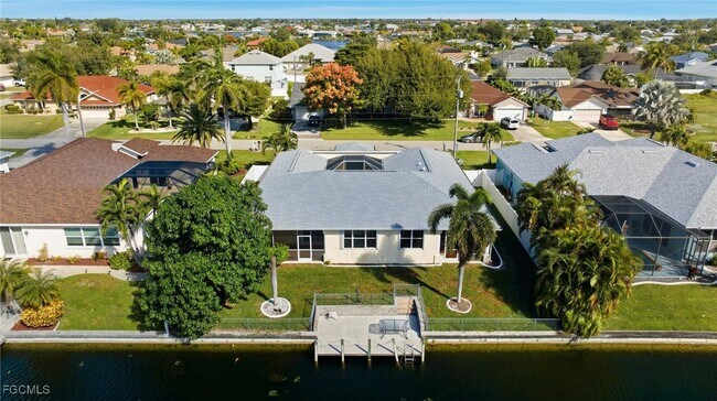 Building Photo - 1012 SE 5th Terrace