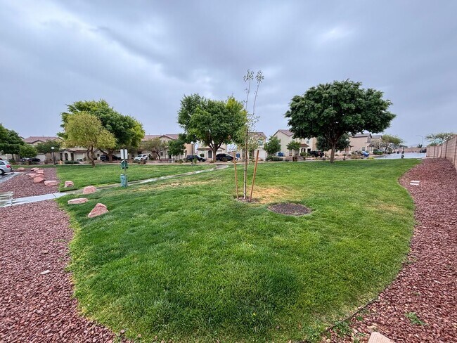 Building Photo - Beautiful 3 bedroom / 2.5 bath home!