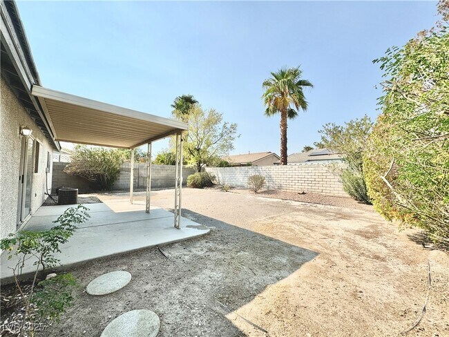 Building Photo - 2024 Fountain Valley Way