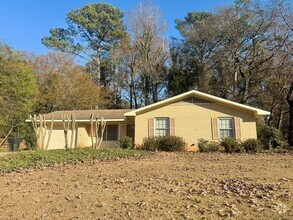 Building Photo - Charming 3-Bedroom, 2-Bath Home in Opelika!