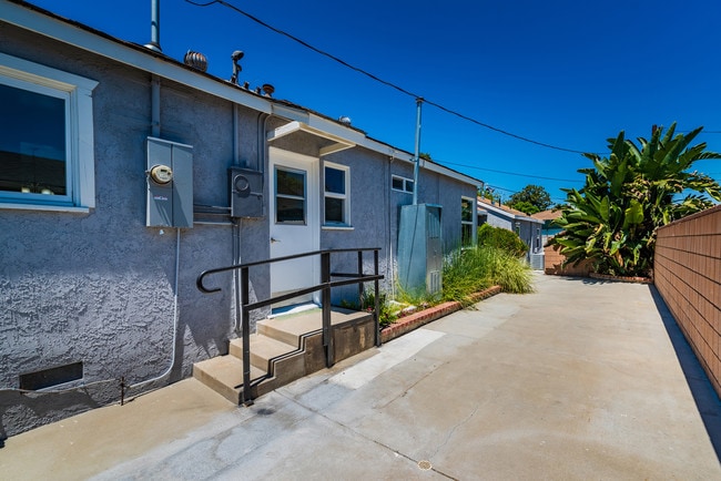 Building Photo - 1700 N Lima St