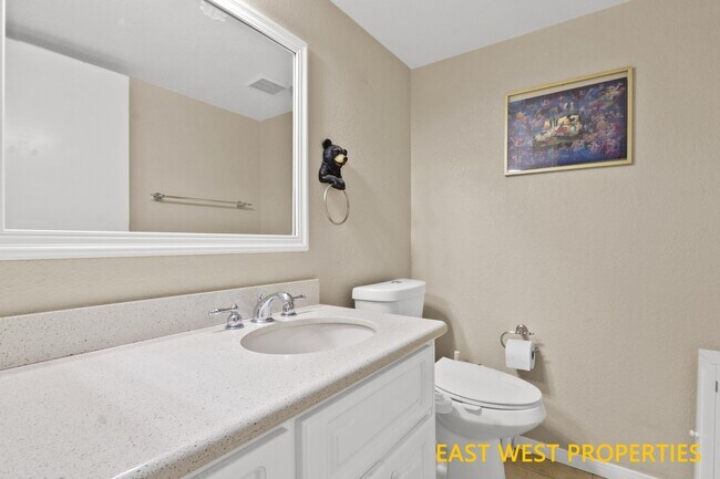Building Photo - 2409 Sommerset Dr