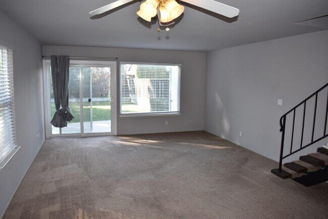 Living Room - 4713 Eagle Lake Dr