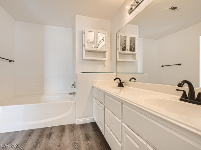 Building Photo - 7764 Howard Dade Ave