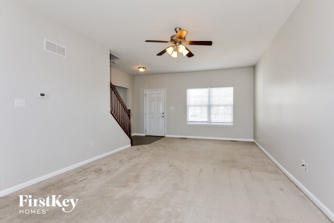Building Photo - 1903 Briarfield Dr