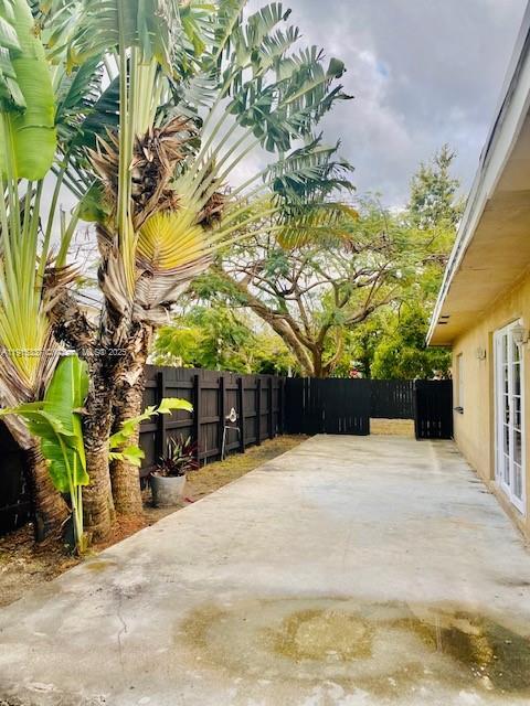 Building Photo - 2402 NW 42nd St