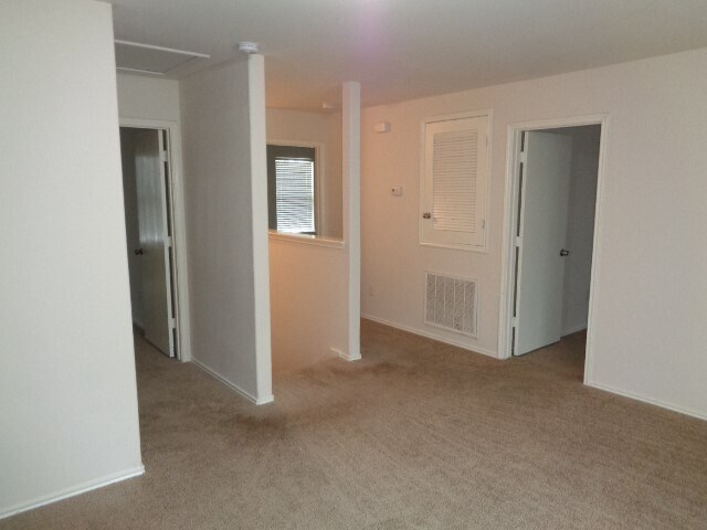 Building Photo - 16746 Fallen Timbers Dr