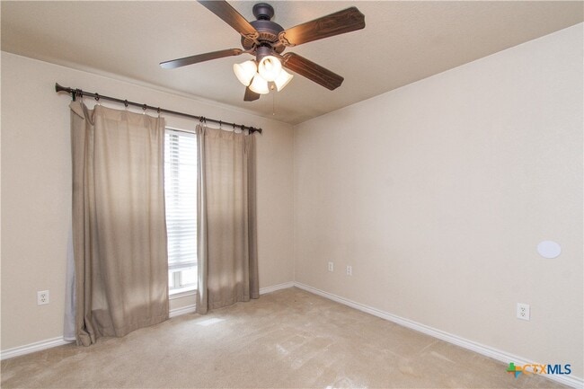 Building Photo - 305 Hedy Dr