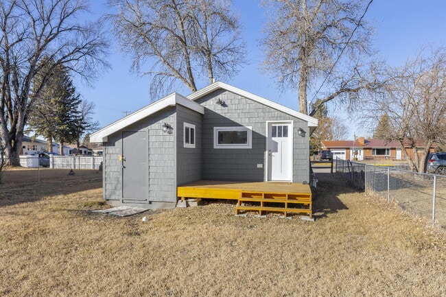 Building Photo - Simple Living, Beautifully Done