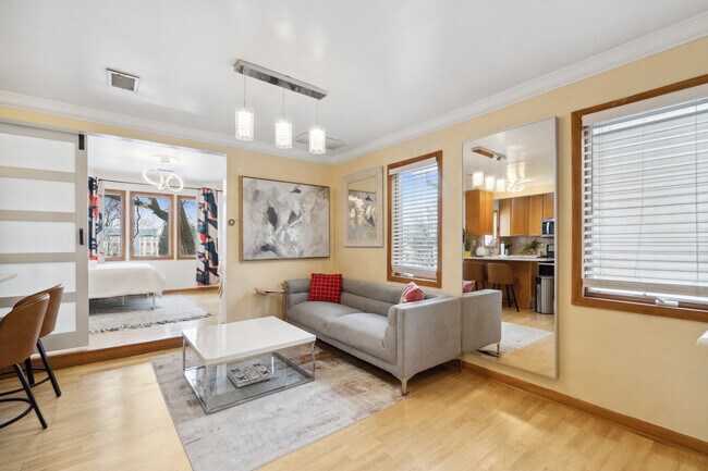 Building Photo - 40 Ella St