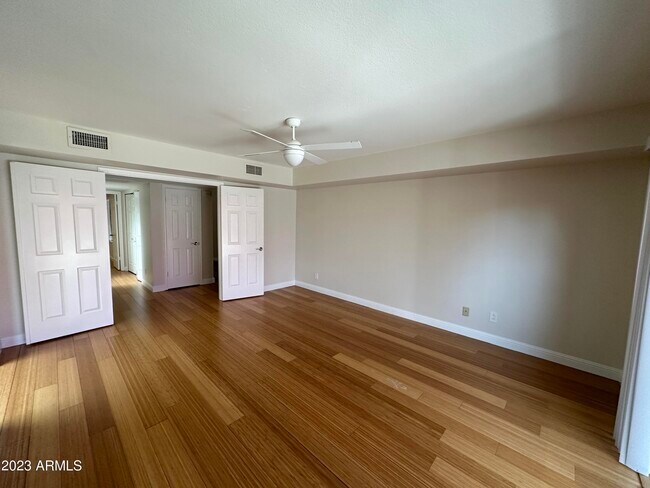 Building Photo - 6745 N 79th Pl