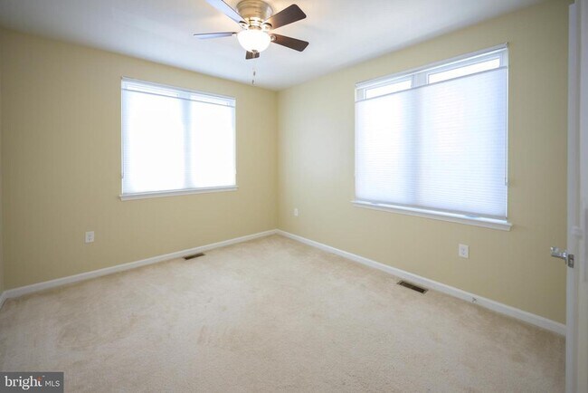 Building Photo - 5130 Cambria Wy