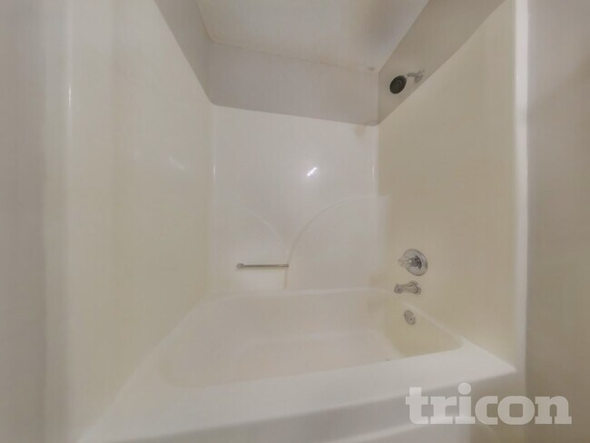 Building Photo - 2269 Charleston Pointe SE