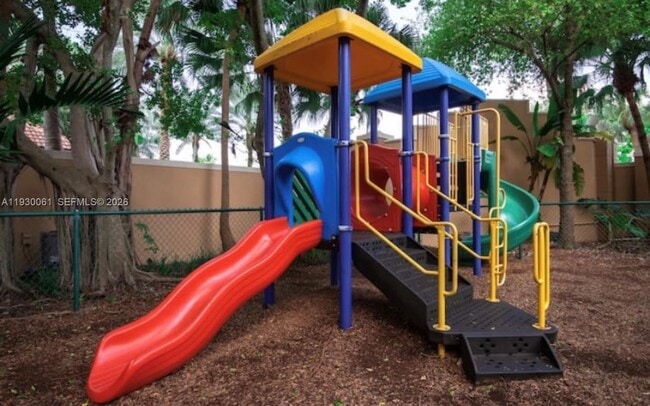 Building Photo - 19801 E Country Club Dr