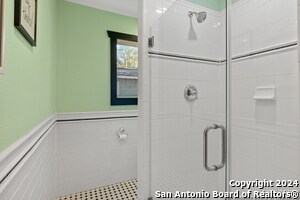Building Photo - 333 Redwood St