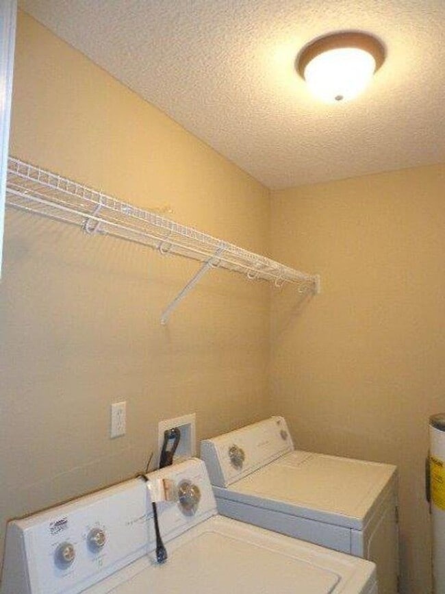 Building Photo - 138 Jasmine Cir