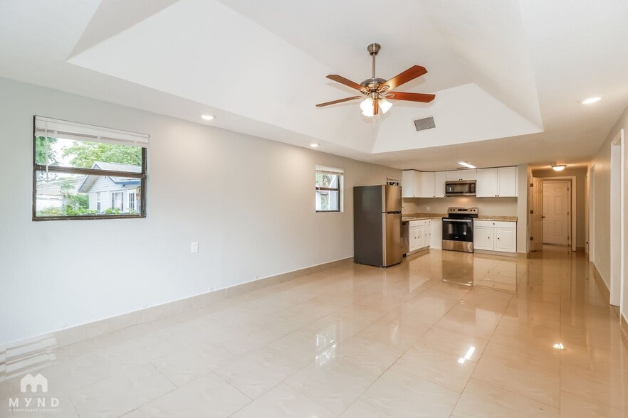 Building Photo - 7018 Maclura Dr