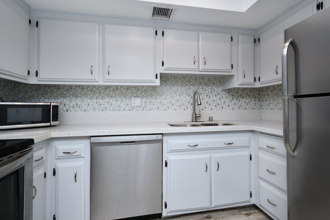 Building Photo - 1351 N Crescent Heights Blvd