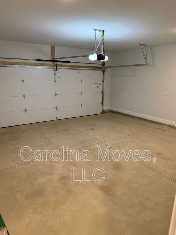 Building Photo - 349 Cypress Holw Trl