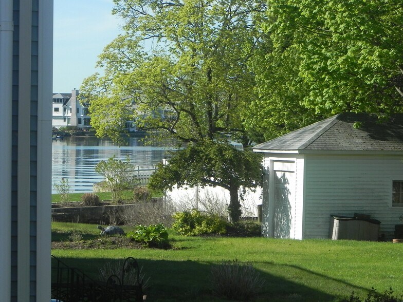 Building Photo - 10 Hawkins Ave