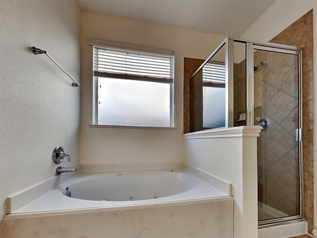 Building Photo - 2303 Cantabria Ln