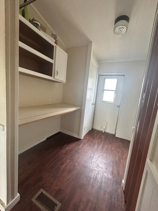 Building Photo - 3 bed 2 bath Home in Hamilton