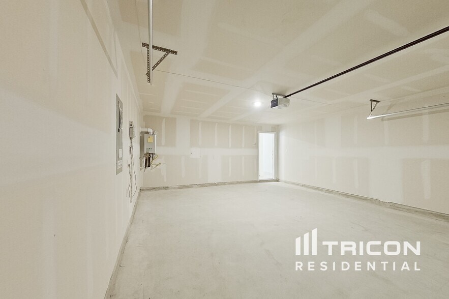 Building Photo - 1608 Lercara Ln