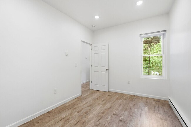 Building Photo - 226 Carlisle
