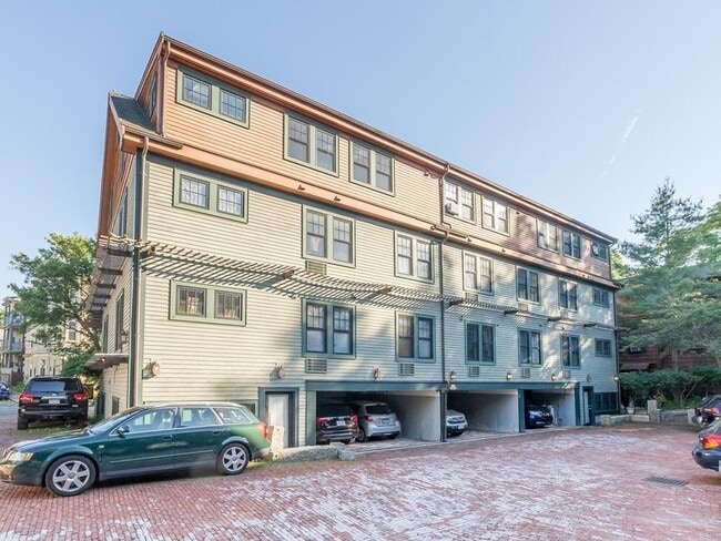 Building Photo - HOT CAMBRIDGE LISTING!!!!!
