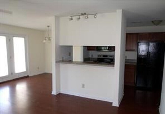 Building Photo - 661 Bartons Landing Pl
