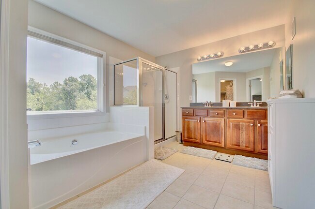 Building Photo - 9918 Burleigh Ln