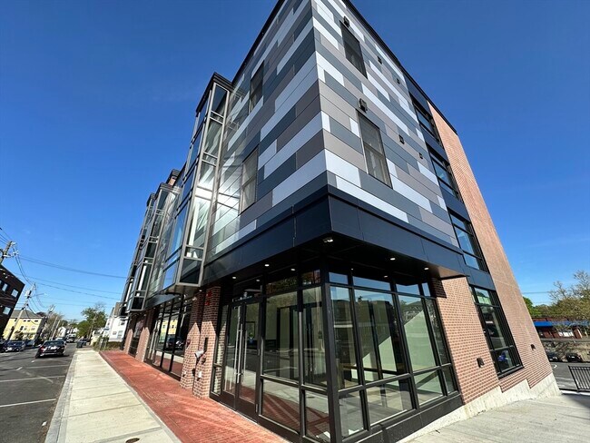 Building Photo - 21 Summer St