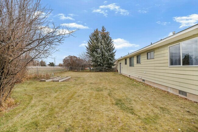 Building Photo - 24 Jaxson Dr