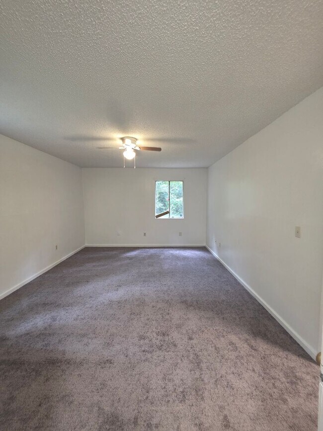 Building Photo - 1208 Bush River Rd