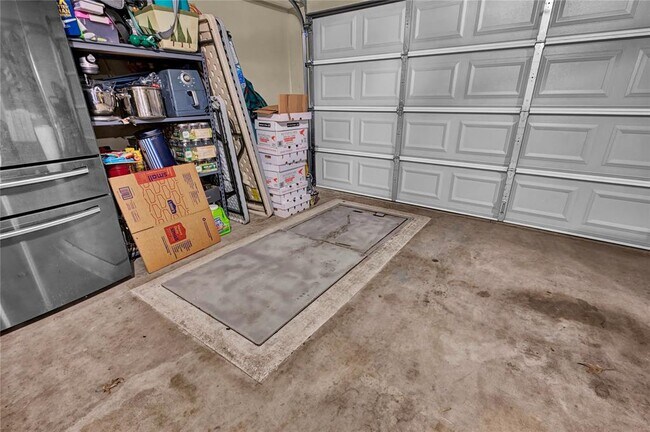Building Photo - 17105 Gladstone Ln