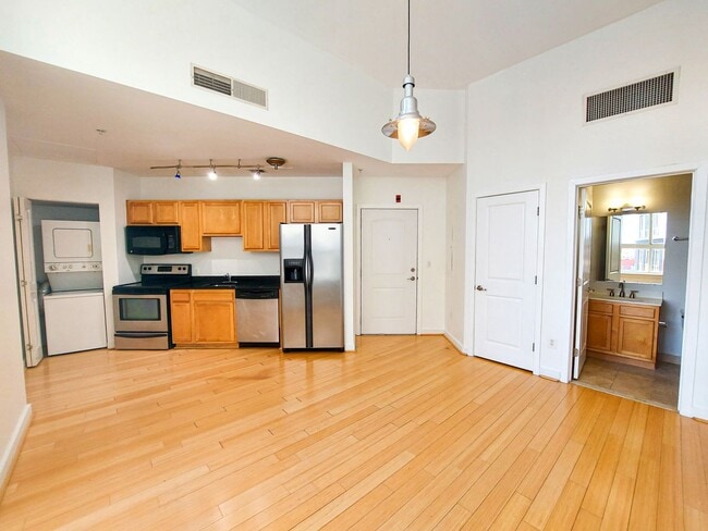 Primary Photo - Modern and Bright 1 BR 1 BA in 16th St Hei...