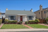Building Photo - Adorable Loma Portal Bungalow with Fenced ...