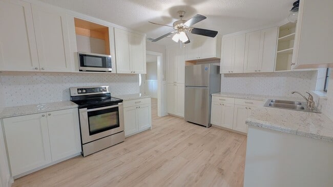 Building Photo - 101 W Flynn Ave