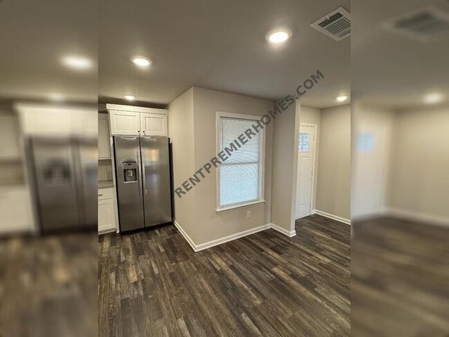 Building Photo - 18 Edward Dr