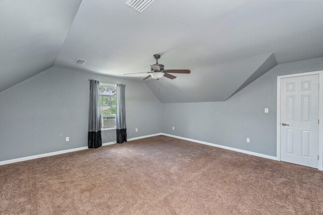 Building Photo - 322 Crescent Dr