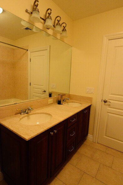 Master Bath - 100 Sheldrake Pl