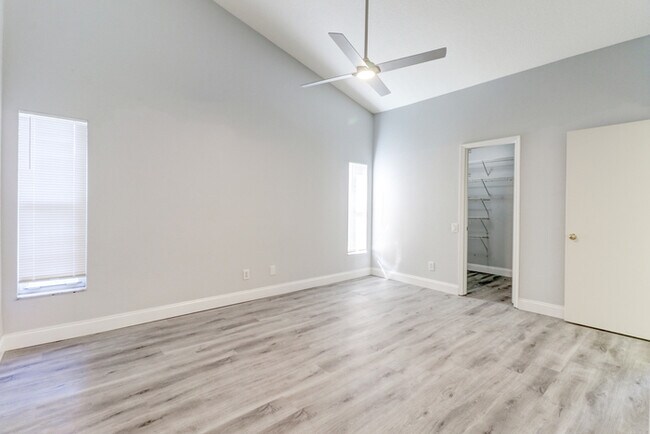 Building Photo - 29806 Morningmist Dr