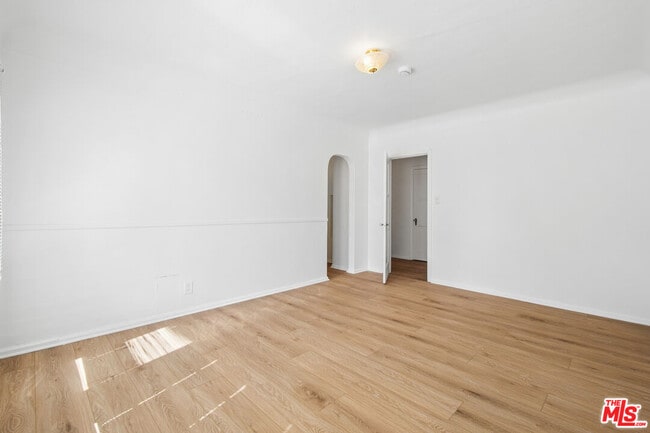 Building Photo - 9221 Alcott St