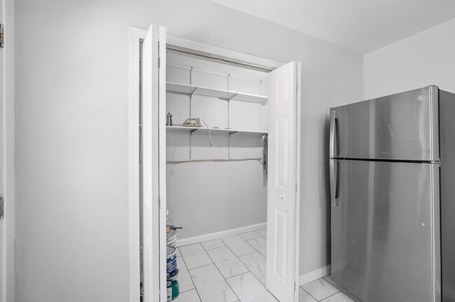 Building Photo - Newly Renovated Three Bed available to rent with move-in special!