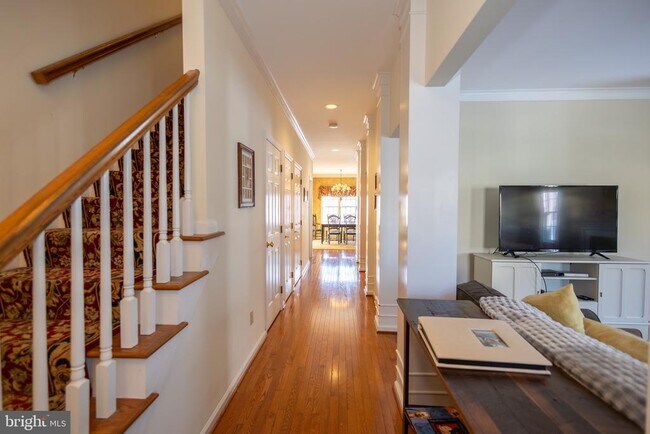 Building Photo - 616 Yardley Ln