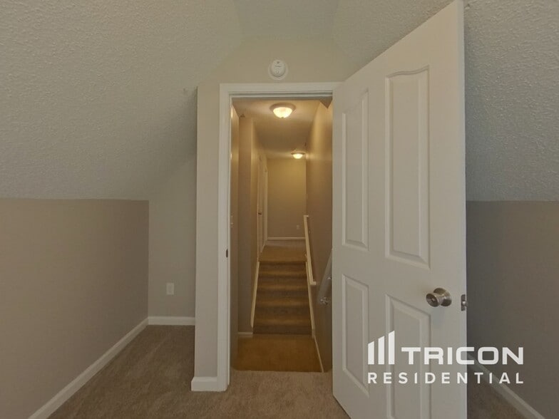Building Photo - 9223 Garnet Field Ct