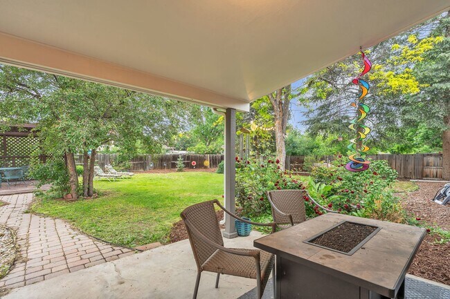 Building Photo - 4 Bedroom Home with Finished Basement, Chef’s Kitchen & Large Yard in Hampden Heights