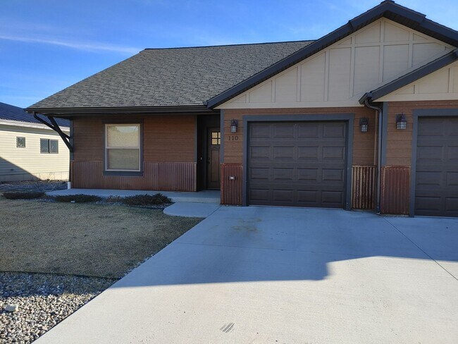 Primary Photo - 110 Molly Dr