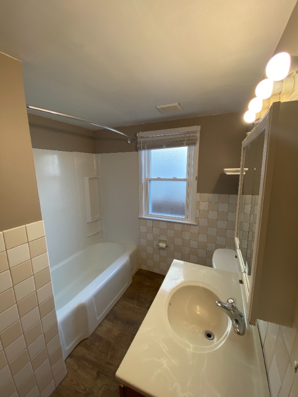 Building Photo - 6907 Gerald Ave