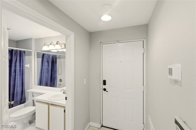 Building Photo - 6490 Aragon Way